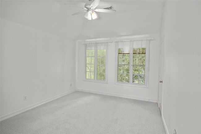 Building Photo - 4006 Chatham Ln