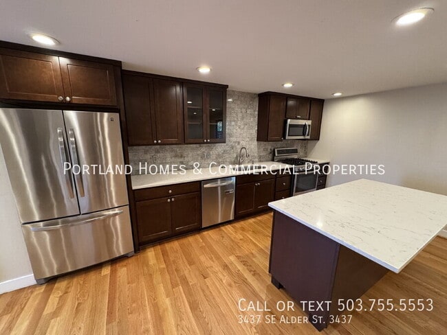 Photo - 3437 SE Alder St