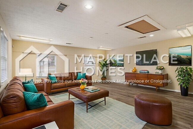 Photo - 2105 Pinewood Dr