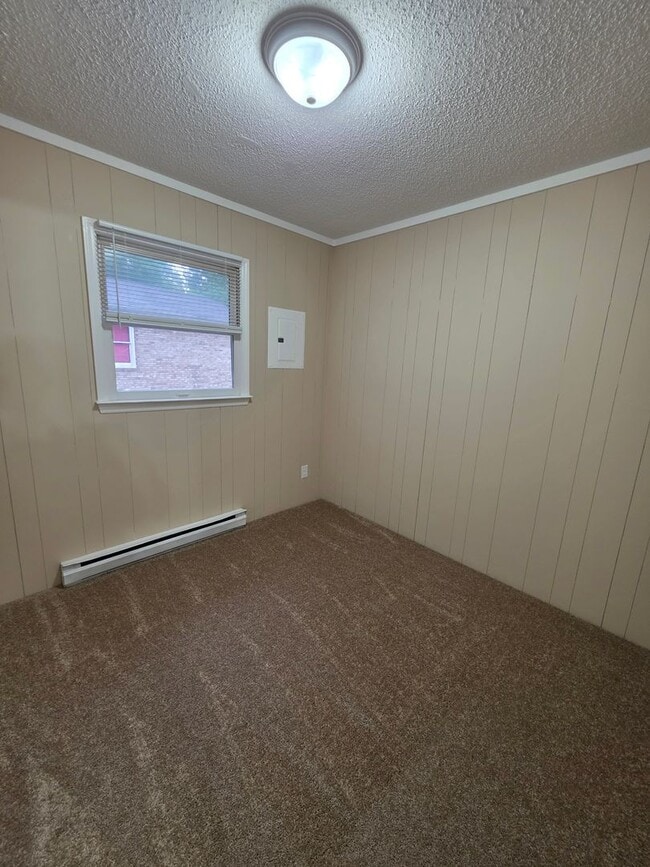 Photo - 3 BR - Looks New!!!!