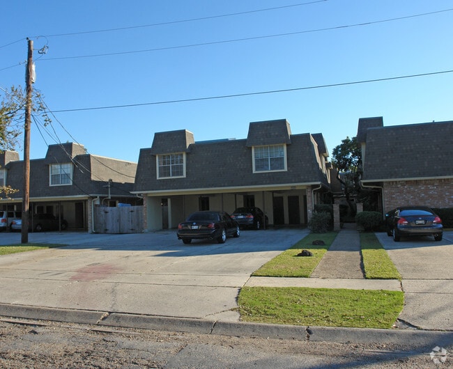 Metairie Plaza Apartments For Rent in Metairie, LA