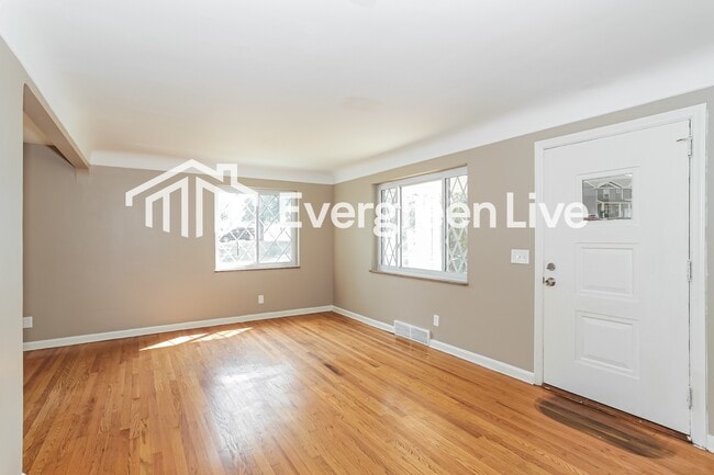 Photo - 2448 Banning Rd