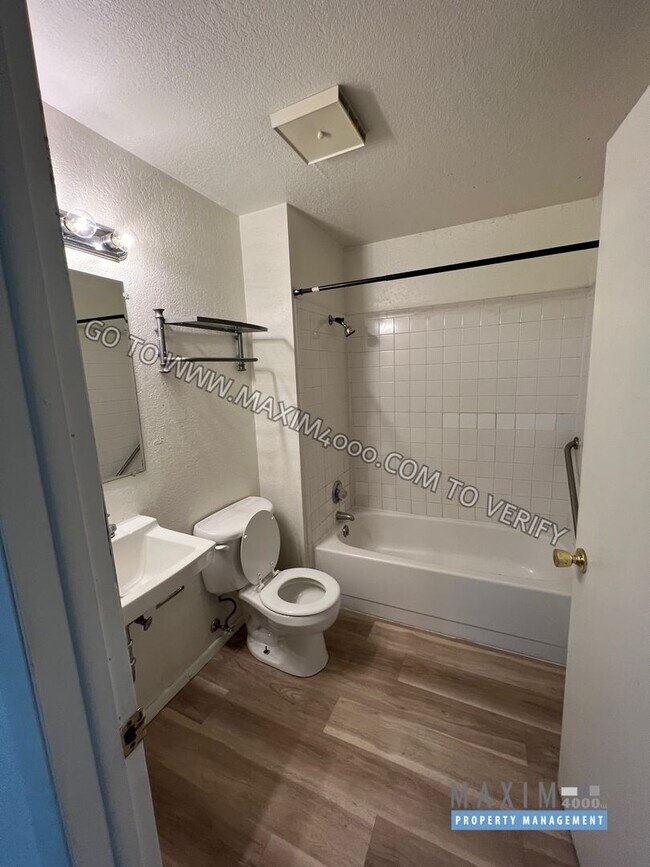 Photo - 1140 Walnut Ave Unidad 14