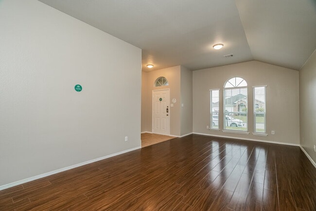 Photo - 904 Nancy Dr