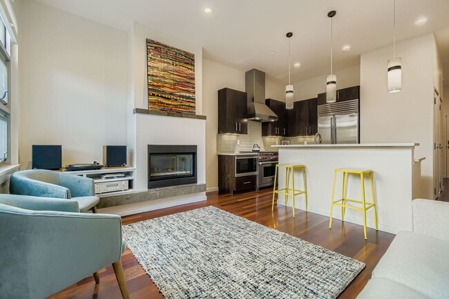 Building Photo - Luxury Pearl Street 1BDR