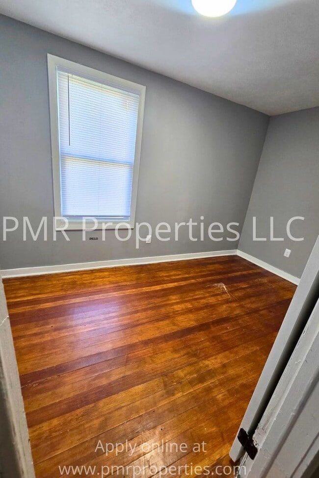 Photo - 321 Voorhis St