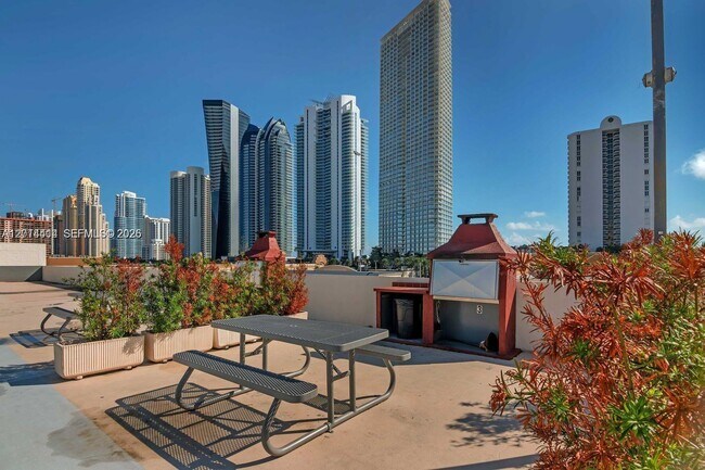 17021 N Bay Rd Unit 322