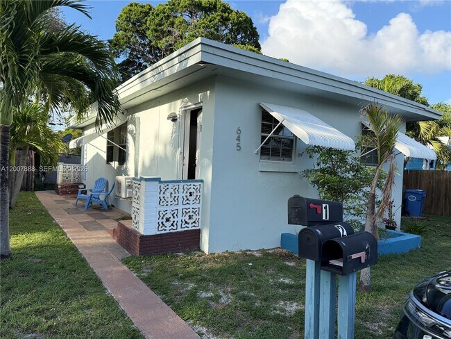 Photo - 645 NE 35th St Unit 1