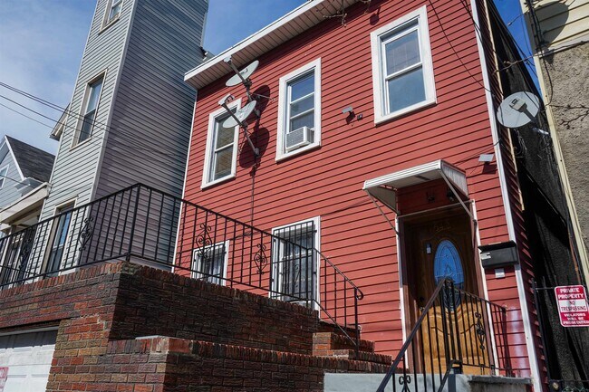 Photo - 542 41st St Unit 2