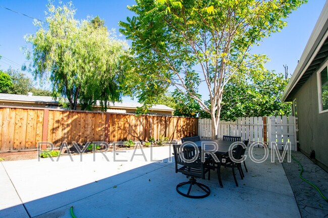 Photo - 1099 Bradford Dr