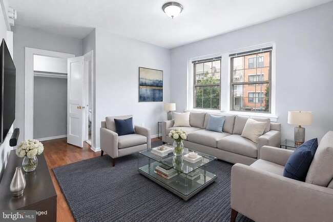 Photo - 2415 Ontario Rd NW Unit 102