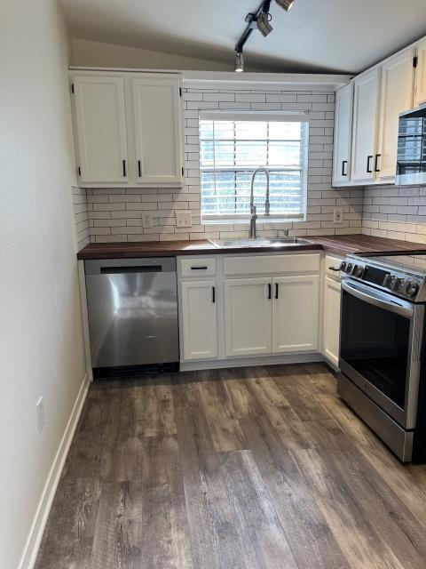 Building Photo - 7705 Debbie Dr Rental