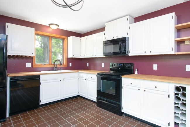 Photo - 1802 Shelor Ln