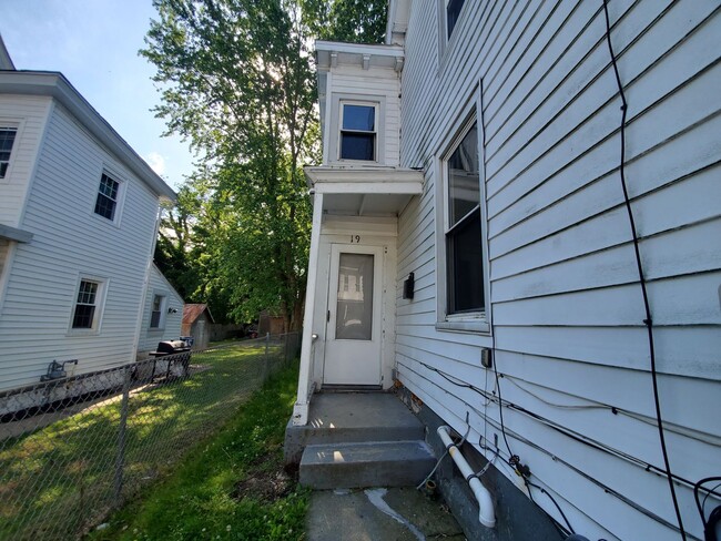 Building Photo - 19-21 Taylor Unit 19 Taylor Rental