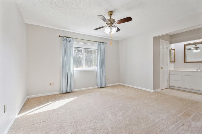 Photo - 200 Brookhaven Ct