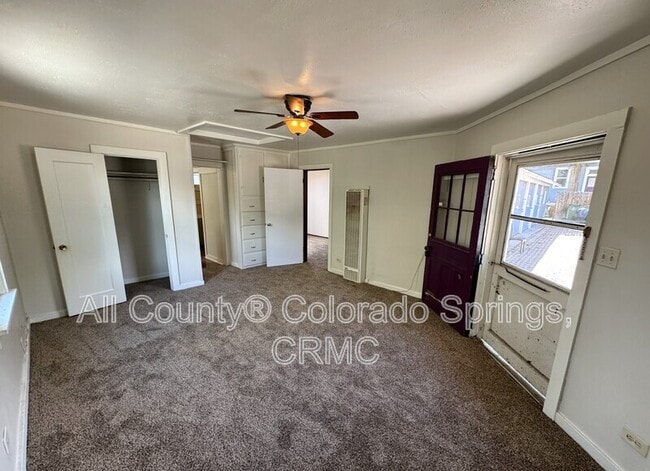 Photo - 215 E Dale St
