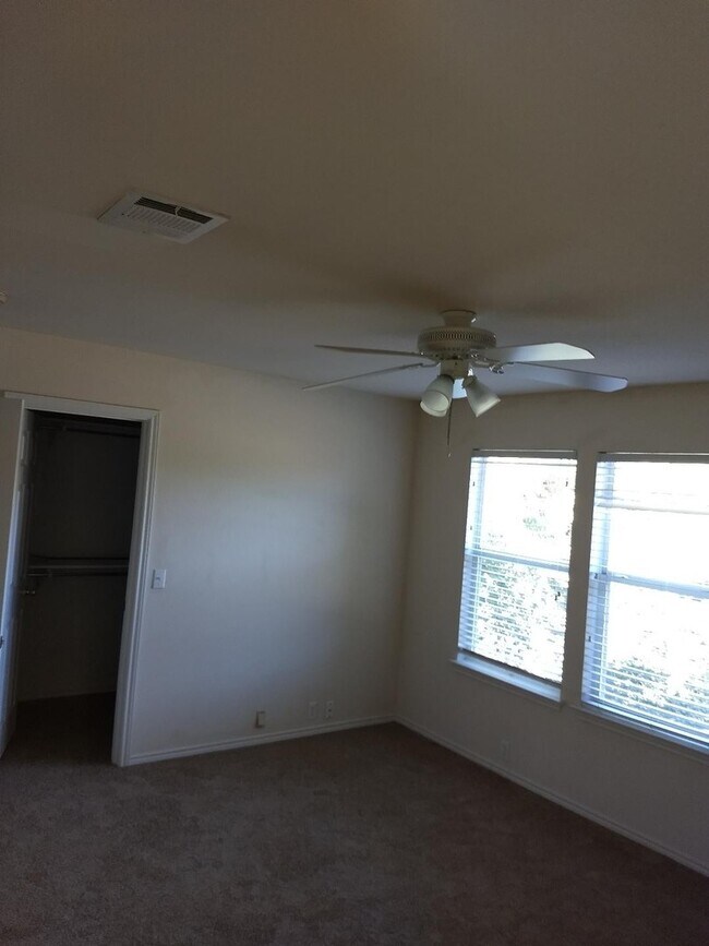 Photo - Charming 3/2.5 Townhome for Rent in Kyle, TX