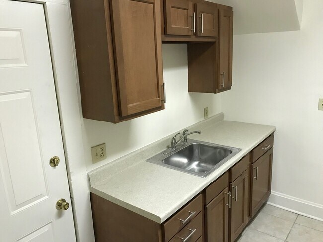 Photo - 616 John Marshall Dr