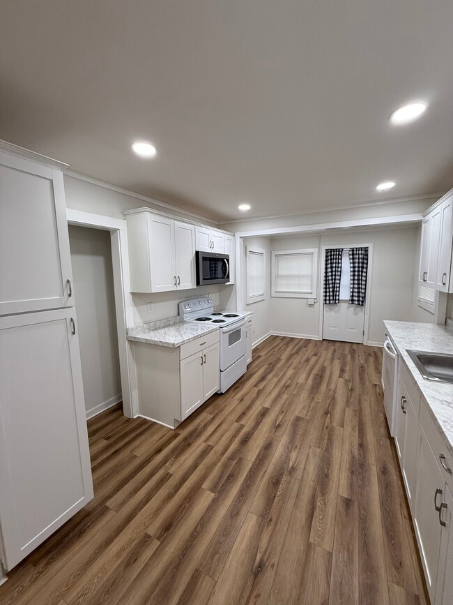 Photo - 110 Small St