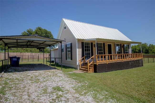 Photo - 605 Orange Ave