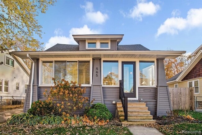 Building Photo - 565 W Saratoga St