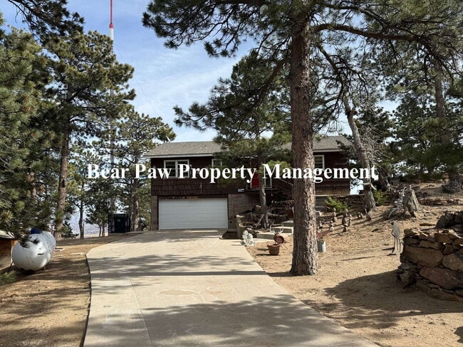 Building Photo - Views for Miles!!