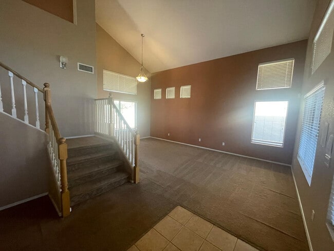 Photo - 1053 W Bruce Ave