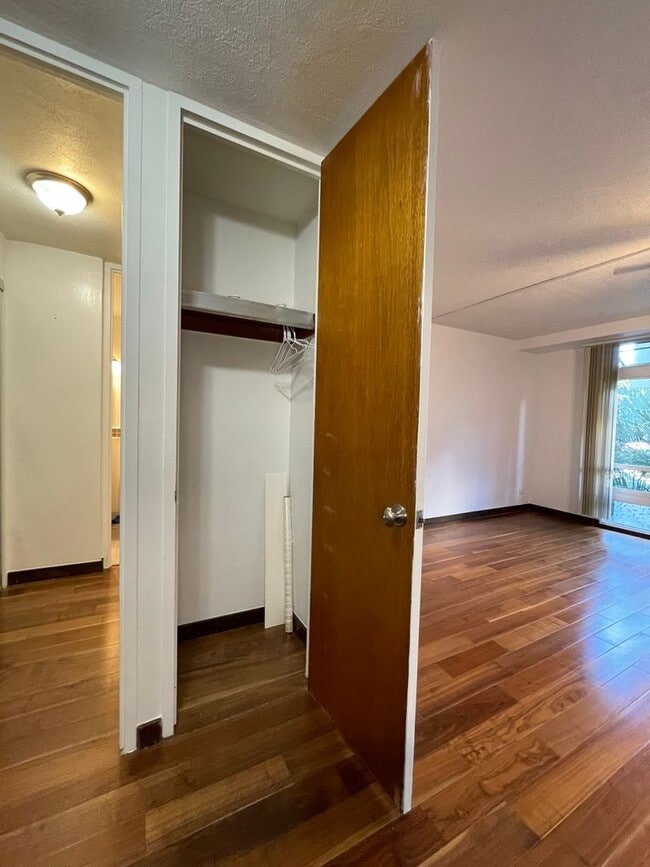 Photo - Queen Emma Gardens! Prince Tower! 1st floor Studio unit available now!