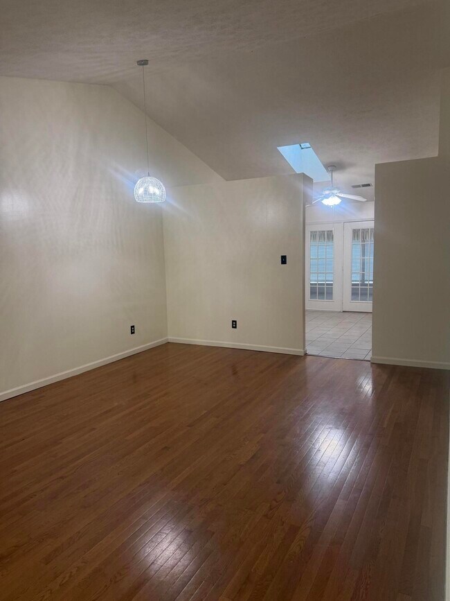 837 Ridgebrook Rd