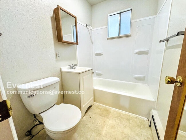 Photo - 1305 Burton Ct Unidad Apartment 2