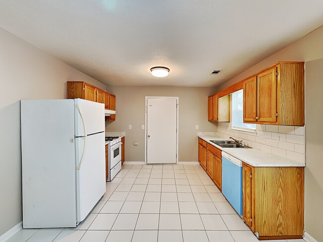 Photo - 276 Village Dr