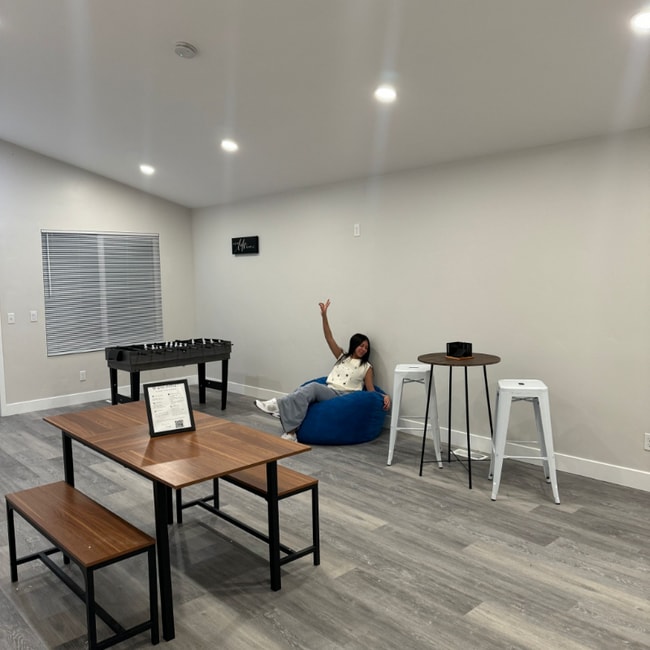 Photo - 7525 Birch St