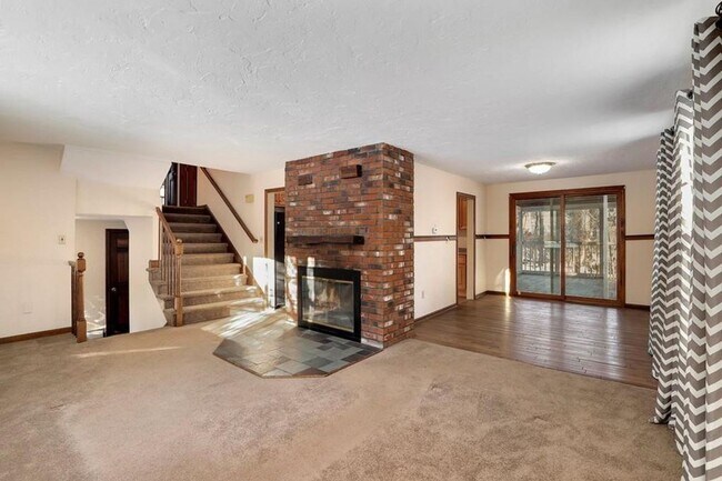 Photo - 25% off 1st months rent! Well maintained, ...