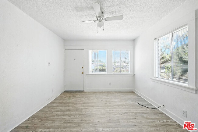 Photo - 3962 1/4 S Hobart Blvd