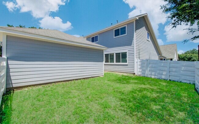 Photo - 6117 Settlers Square Ln