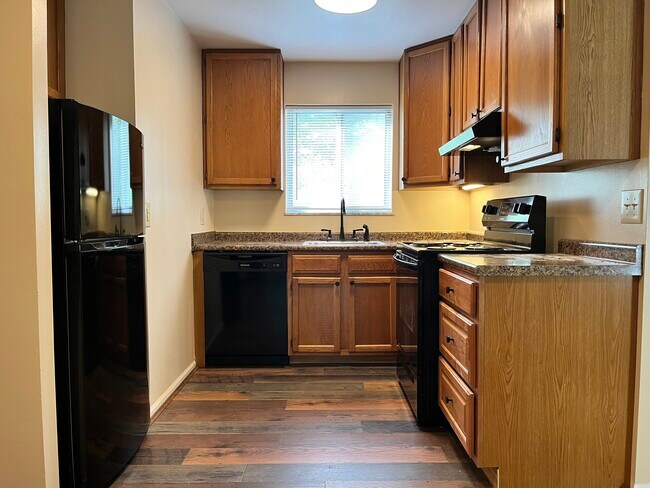 Photo - 5609 Happy Hollow Rd Apartments Unit 7