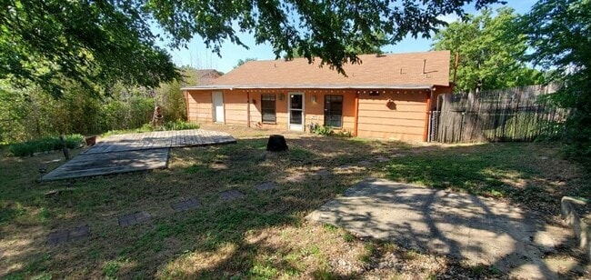 1806 Cherry Orchard Dr
