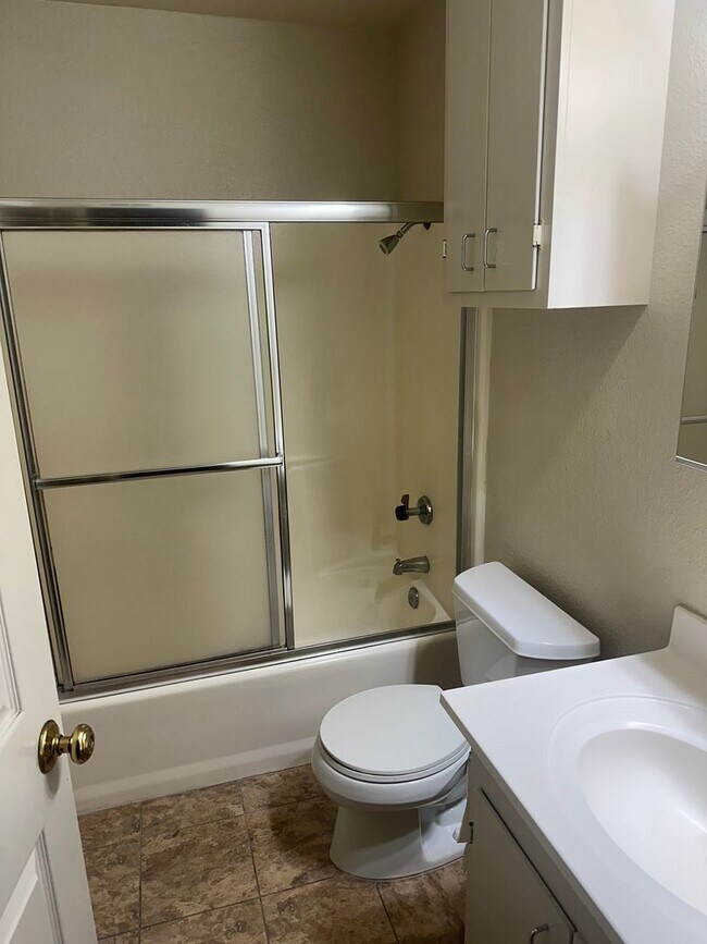 Photo - 2512 Standiford Ave Unit B