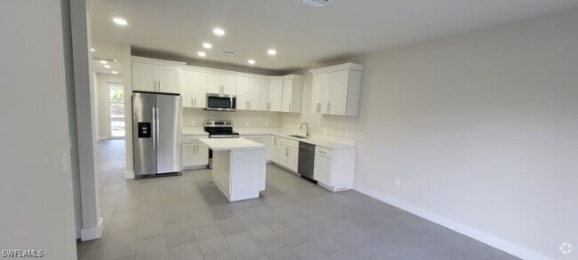 Building Photo - 5004 Jones Dr Rental