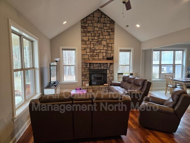 Photo - 2068 Corinth Rd