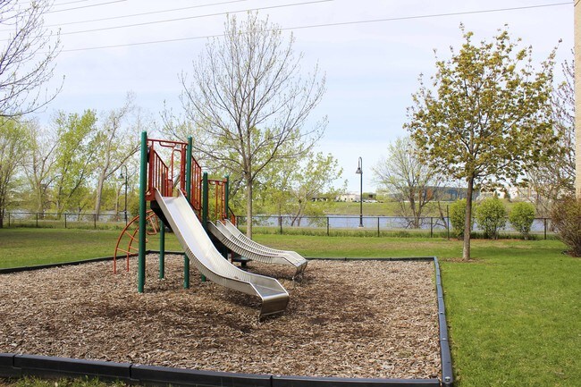 Photo - River Run Apartments