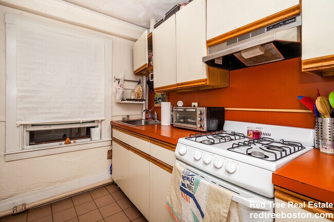 94 West Cedar St Unit 2