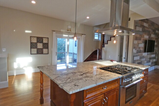 Photo - 108 Walnut St