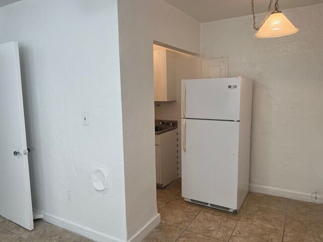 879 Campus Cir Unit 879 Campus Circle unit 2