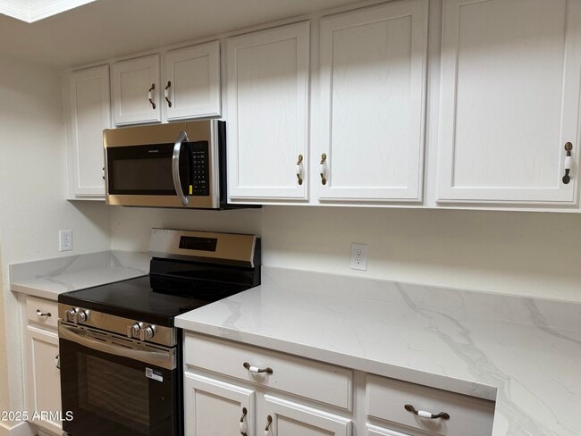 Photo - 1623 E Bluefield Ave