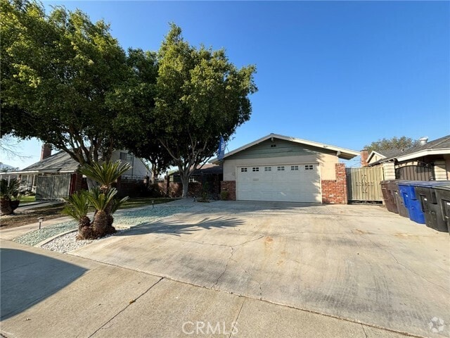 Building Photo - 10975 Endicott Dr Rental
