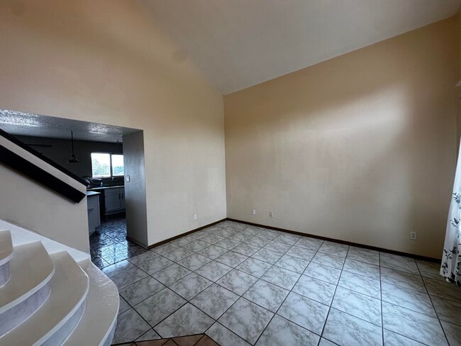 Photo - 800 Halter Dr SW