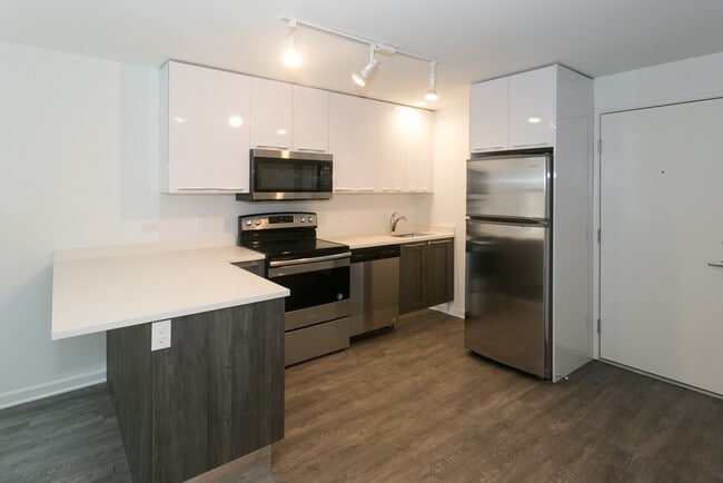 Photo - 940 W Winona St Unit 114