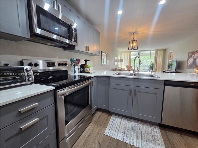 Photo - 9410 Poinciana Pl Unit 408