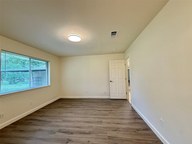 Building Photo - 2043 Cherry Laurel